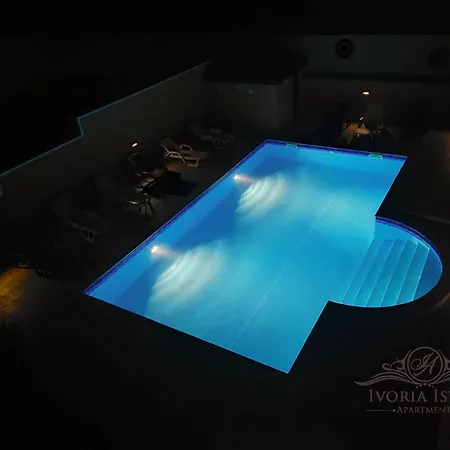 Apartman Ivoria - Apartments With A Swimming Pool
