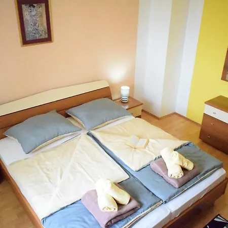 Apartman Ivoria - Apartments With A Swimming Pool *