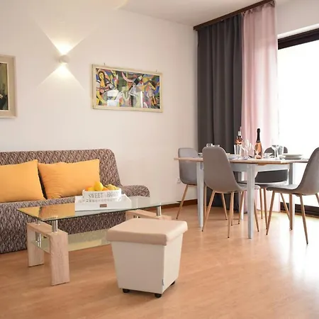Ivoria - Apartments With A Swimming Pool *