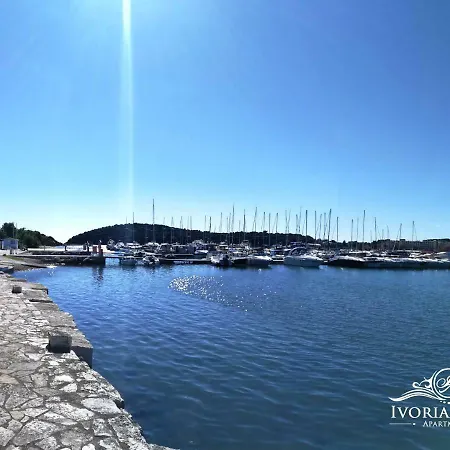 Ivoria - Apartments With A Swimming Pool * Banjole