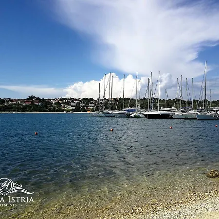 Ivoria - Apartments With A Swimming Pool Banjole