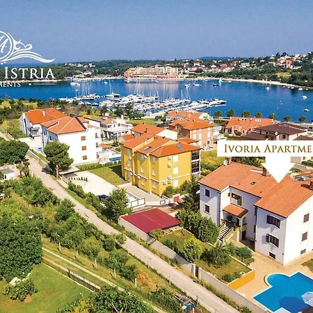 Apartman Ivoria - Apartments With A Swimming Pool *